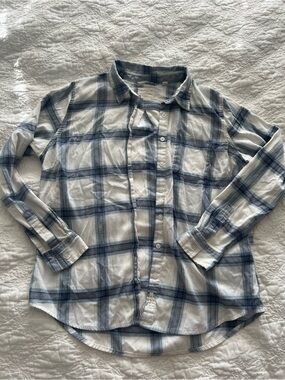 Weatherproof Blue and White Plaid Button-Down Shirt